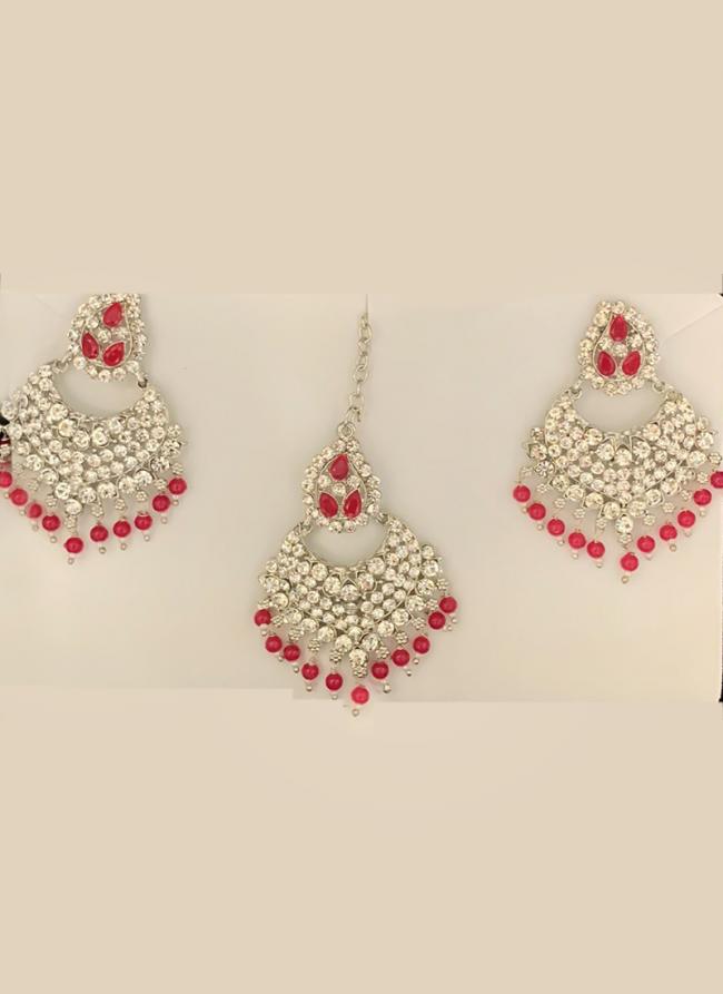 Red Pasa Design Diamond Studded Earrings With Maang Tikka