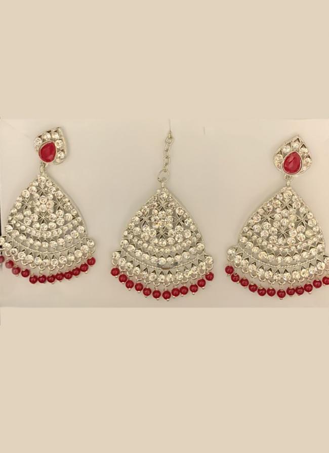 Maroon Stone Studded Pasa Design Earrings With Maang Tikka