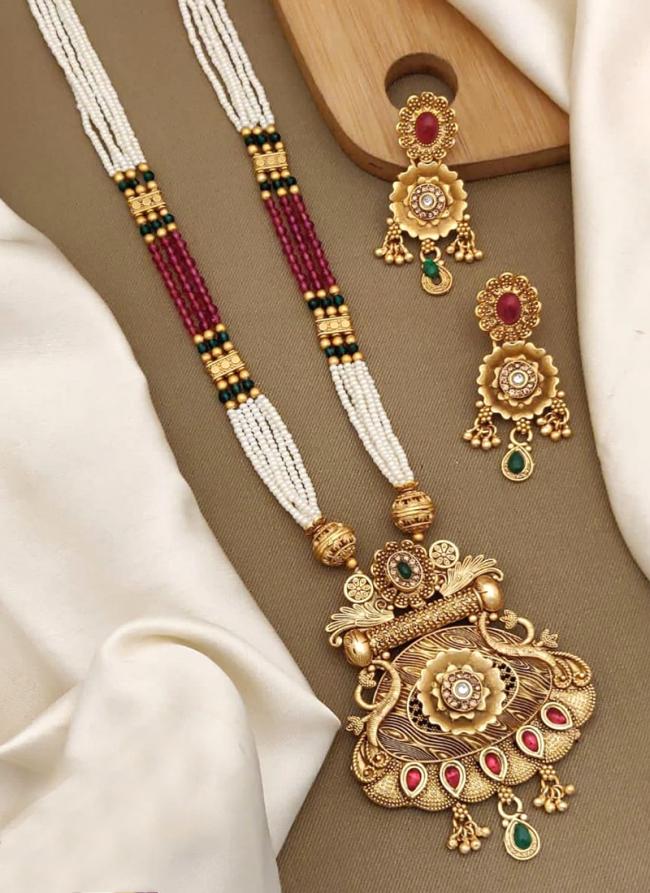 Premium Brass High Gold Antique Rajwadi Mina Pendant set with Beautiful Earrings