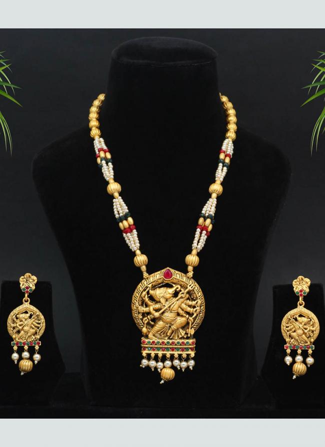 Antique Gold Kundan Pendant Set