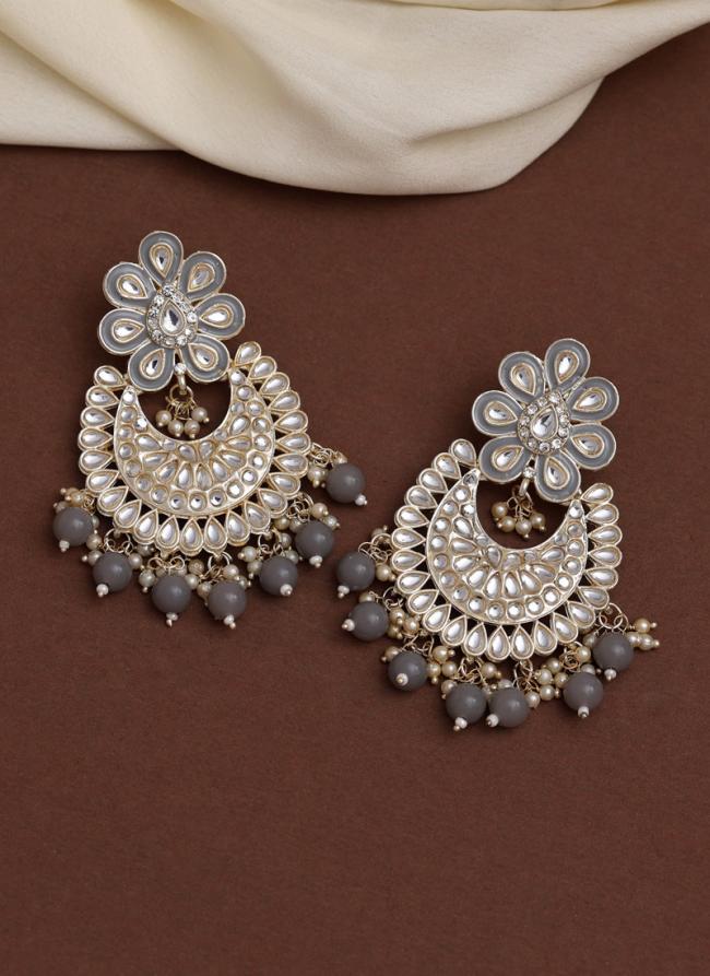 Grey Kundan Beautiful Earrings