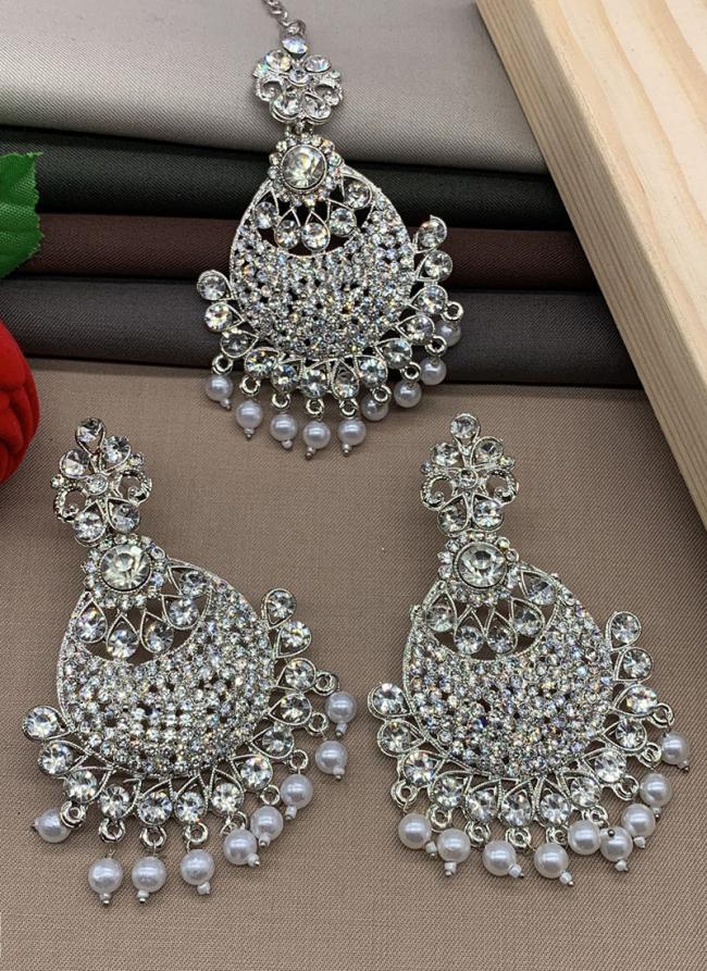 Silver Antique Design Earrings With Maang Tikka