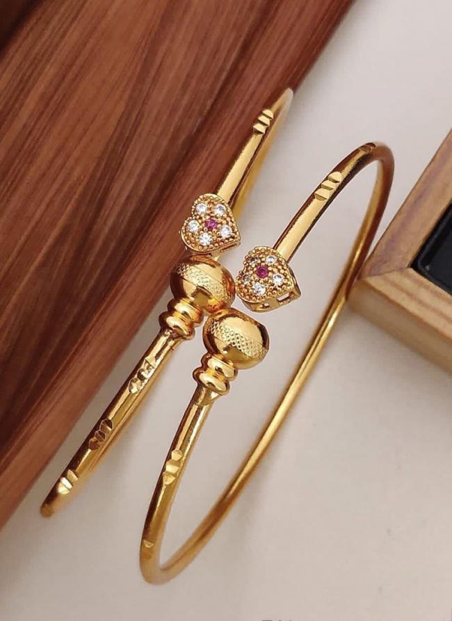 Adorable Designer Premium Quality Fancy Rose Gold Diamond Bracelet