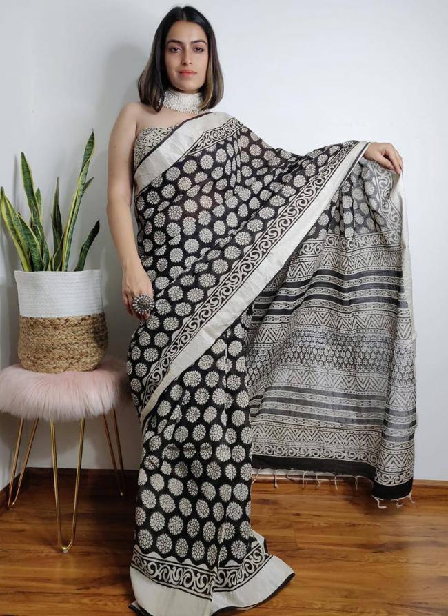 Black Linen Casual Wear Digital Printed Saree