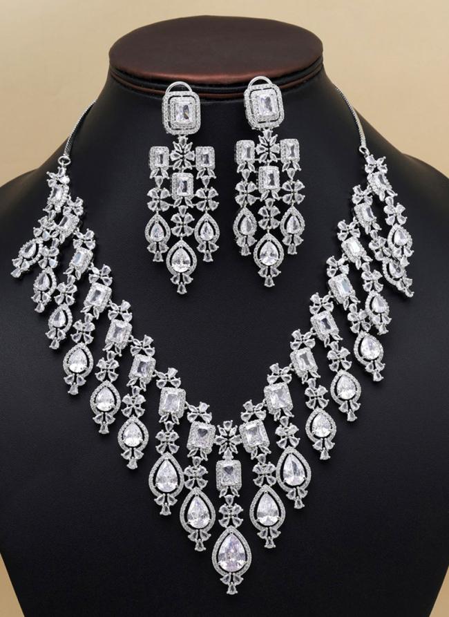  Silver Bridal Wear American Daimond Necklace Set