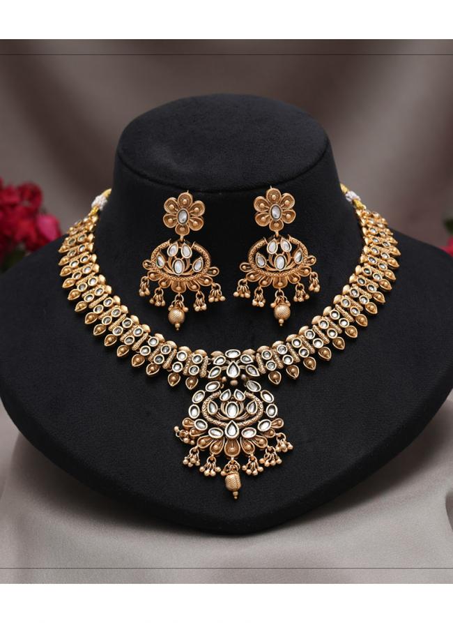   Party Wear  Rani Green Color Matte Gold Rajwadi Temple Necklace Set