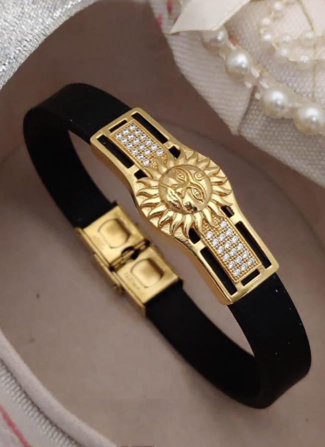 Designer Brass High Gold Plated Gents Leather Bracelet