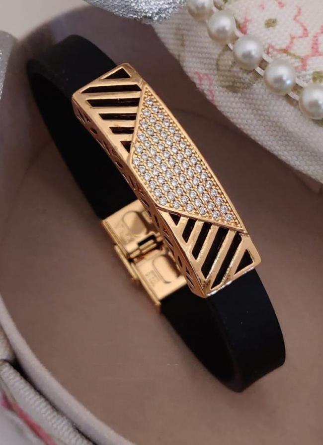 New Brass High Gold Plated Gents Leather Bracelet