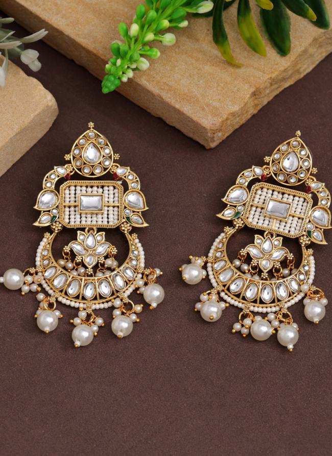   Party Wear  White Colour Kundan Earrings