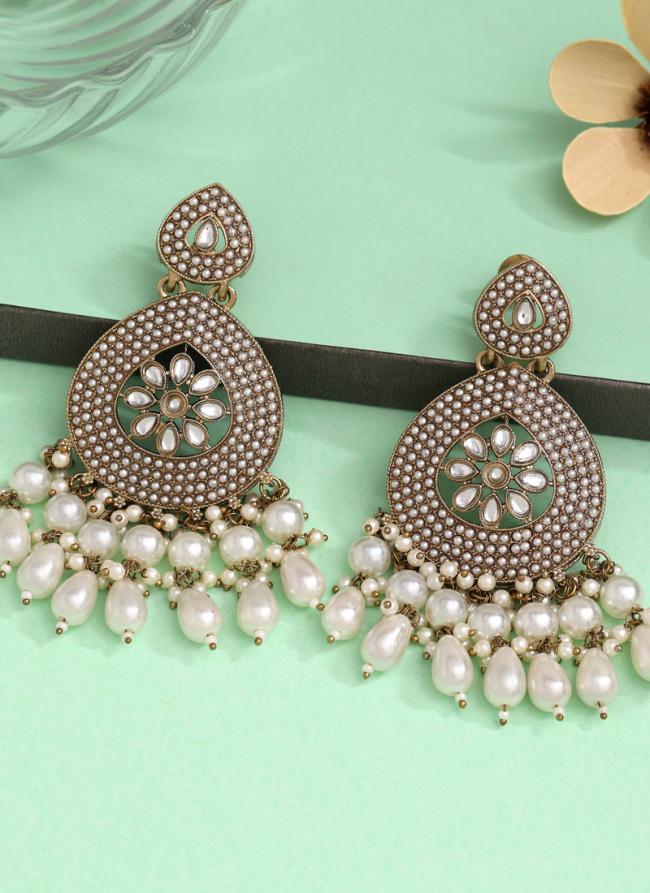   Wedding Wear  White Colour Kundan Earrings