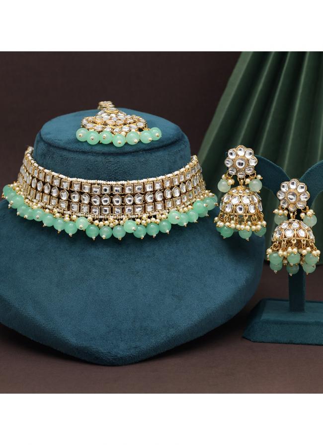   Wedding Wear  Parrot Green Color Choker Kundan Necklace Set